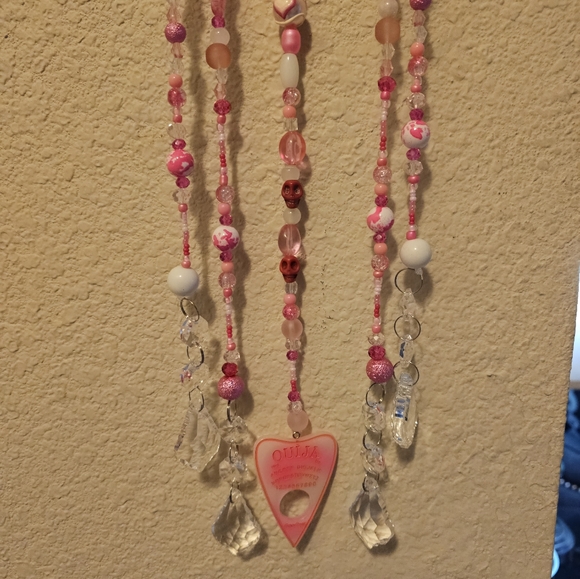 Ouija Planchette Horseshoe crystal and gkass beaded suncatcher. Pinks! - Picture 14 of 16